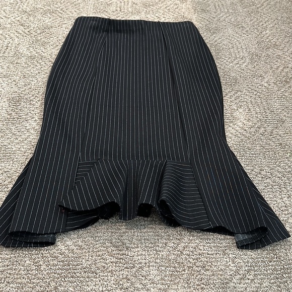Express pinstripe midi skirt - Picture 2 of 2
